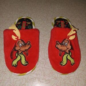 Grinch "Max" Slippers Size 11/12 Kids